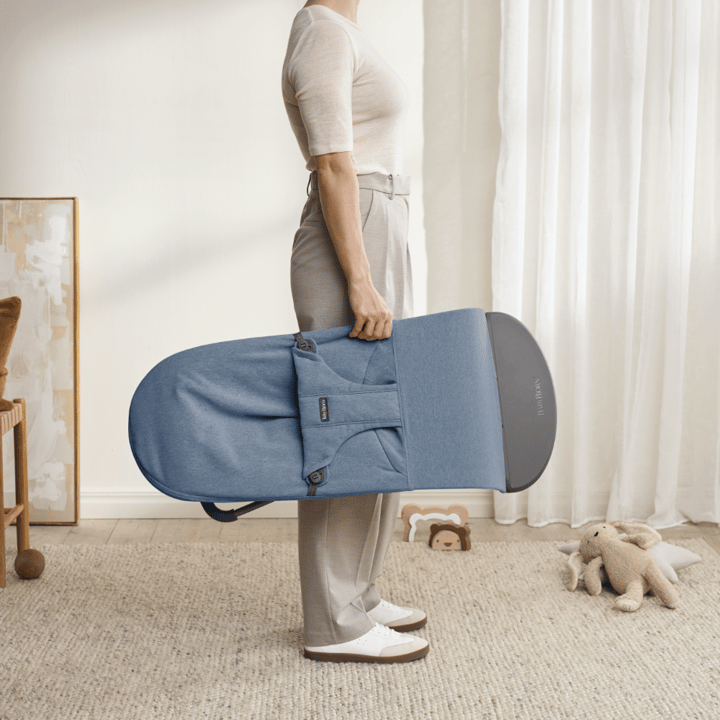 Babysitter Bliss - Melerad Blå Babybjörn