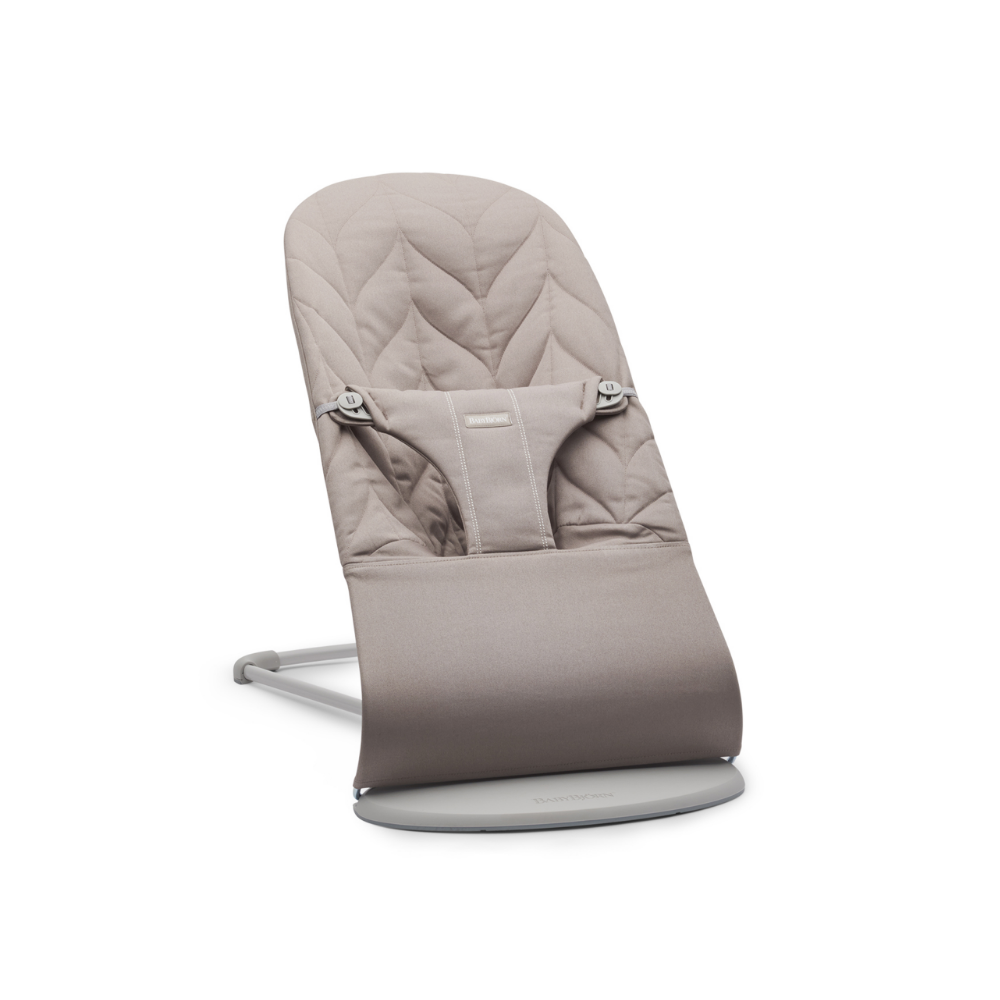 Babybjörn Babysitter Bliss Vävd Bladmönstrad Quilt Sandgrå