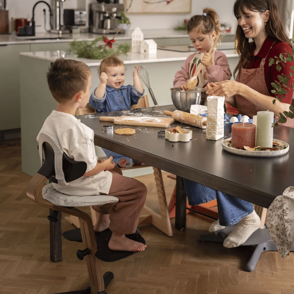 Nomi Matstol - Walnut Black Stokke