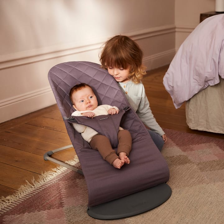Babysitter Bliss Cotton - Lila Babybjörn