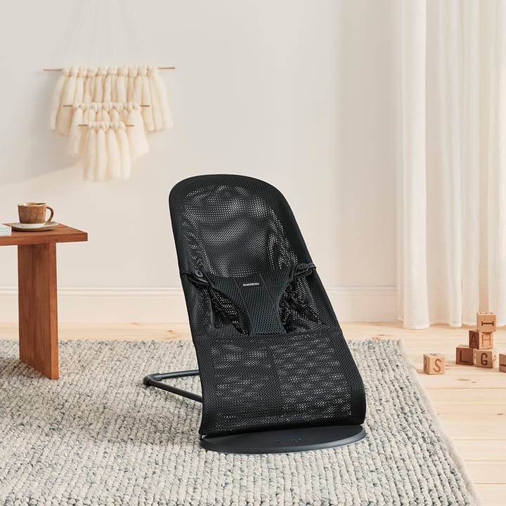Babysitter Bliss Mesh - Svart Babybjörn