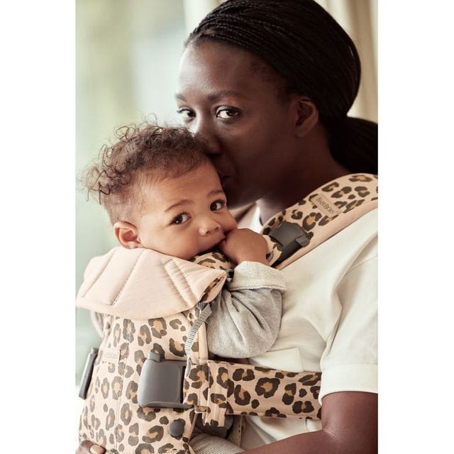 Bärsele One Cotton Mix - Leopard Beige Babybjörn