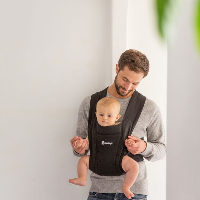 Bärsele Embrace - Pure Black Ergobaby