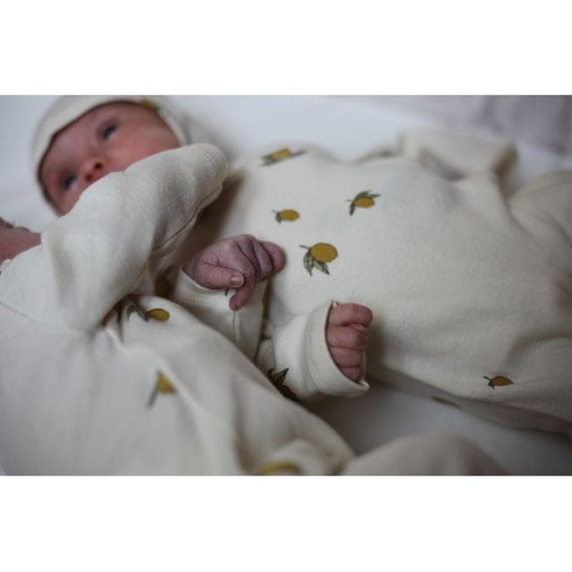 Newborn Onesie/Pyjamas Lemon Konges Slöjd