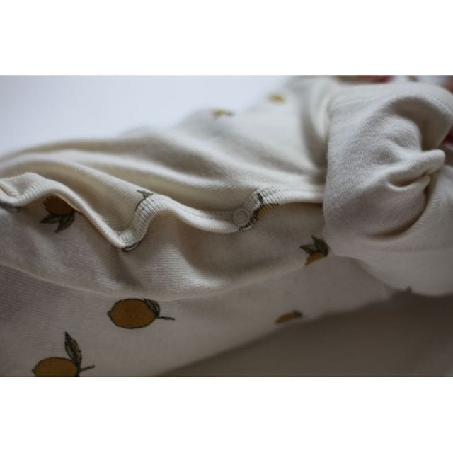 Newborn Onesie/Pyjamas Lemon Konges Slöjd
