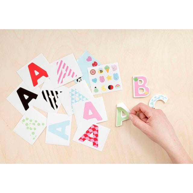 Bokstav + Stickers Mix & Match Micki