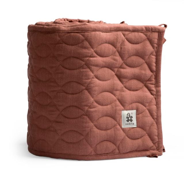 Spjälskydd Quiltad - Burgundy Red Sebra