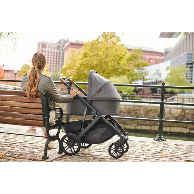 VISTA V2 Duovagn & MESA i-SIZE Babyskydd UPPAbaby