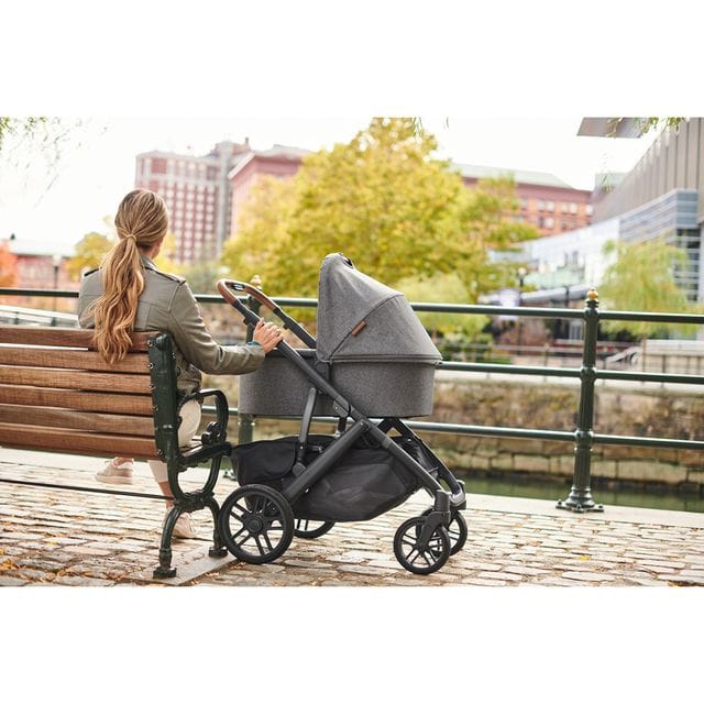 VISTA V2 Duovagn & MESA i-SIZE Babyskydd & Bas UPPAbaby